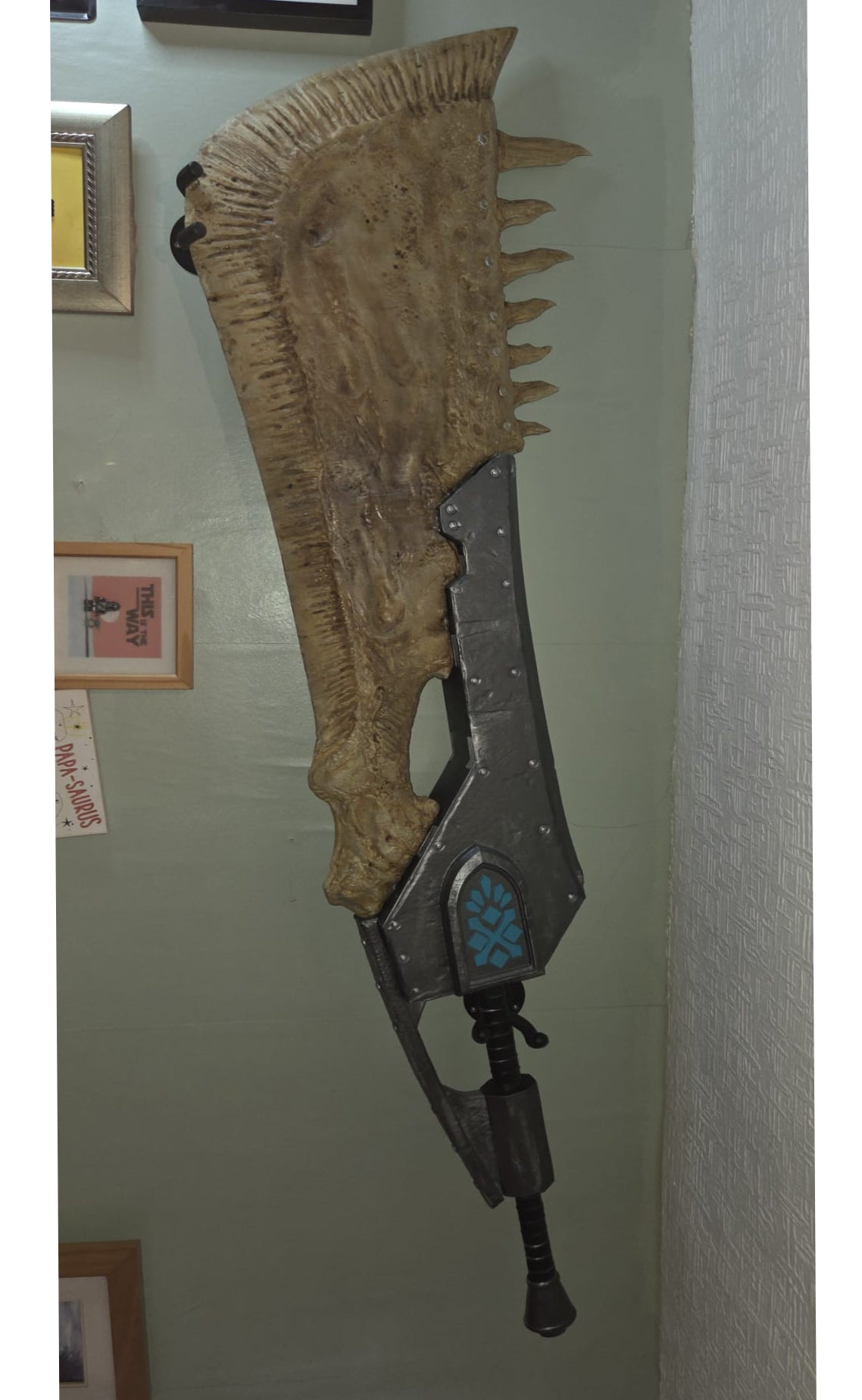 Giant Jaw Blade-from Monster Hunter