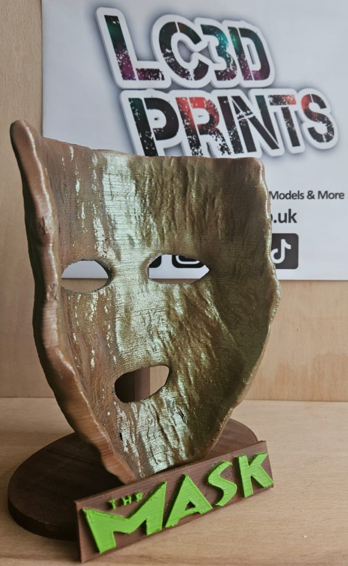 The Mask's mask Display