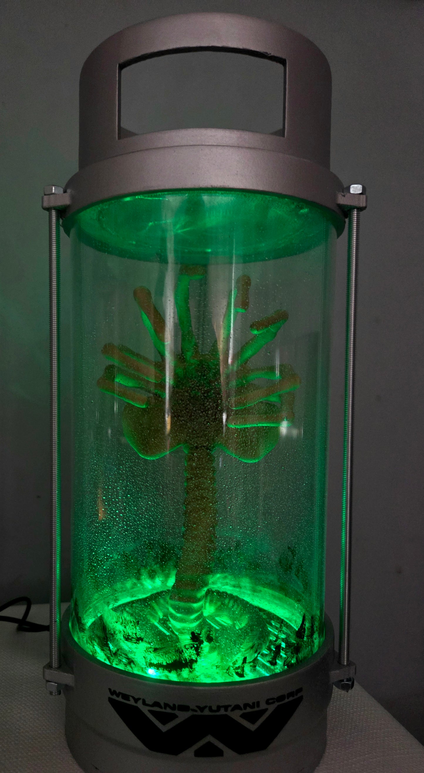 Facehugger containment unit